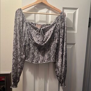 Black and White Snake Print Women's Top